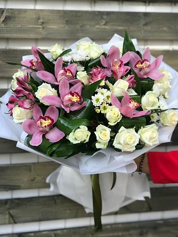 Букет цветов из: Розы и Хризантемы в Мальчевской