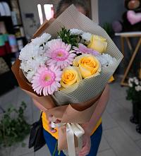 Букет цветов из:  Герберы, Розы и Хризантемы в Мальчевской