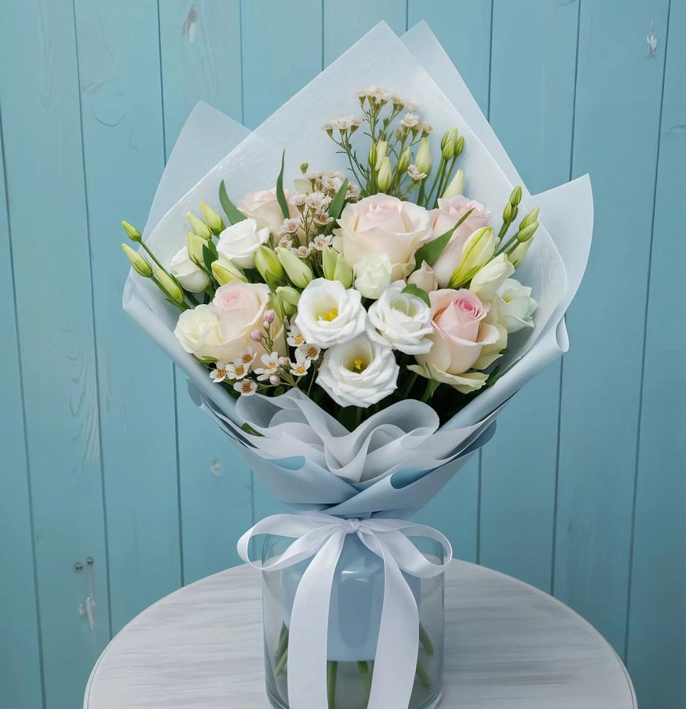 Букет цветов из: Розы и Лизиантусы в Мальчевской