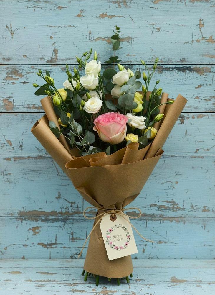 Букет цветов из: Розы и Лизиантусы в Мальчевской