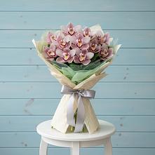 Букет цветов из:  Орхидеи и Розы #REPLACE_PRED# Мальчевской