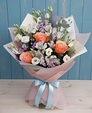 Букет цветов из:  Лизиантусы, Розы, Альстромерии и Гипсофила в Мальчевской
