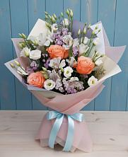 Букет цветов из:  Лизиантусы, Розы, Альстромерии и Гипсофила в Мальчевской