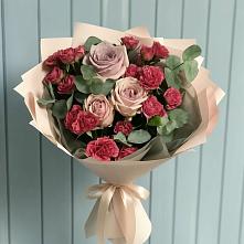 Букет цветов из:  Гвоздики и Розы в Мальчевской
