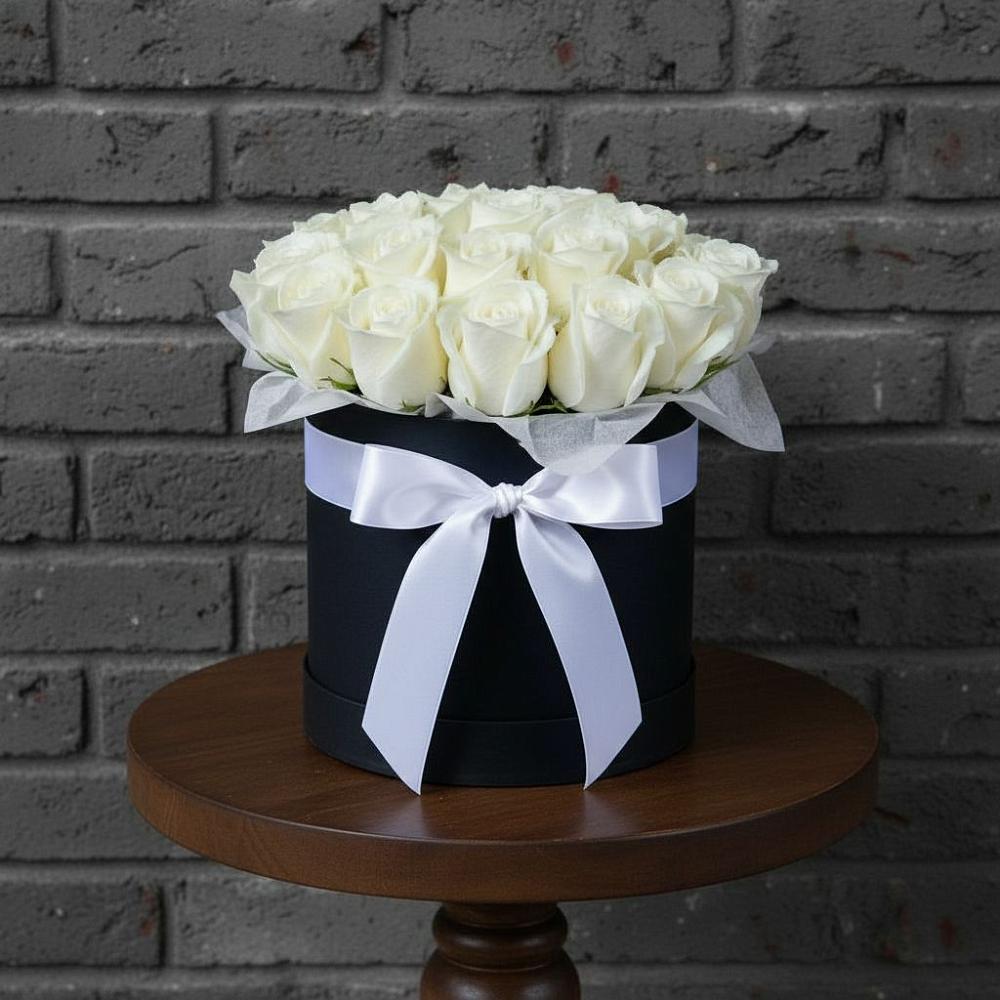 Цветочная композиция из Розы в шляпной коробке в Мальчевской