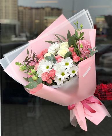 Букет цветов из: Розы, Лизиантусы и Хризантемы в Мальчевской