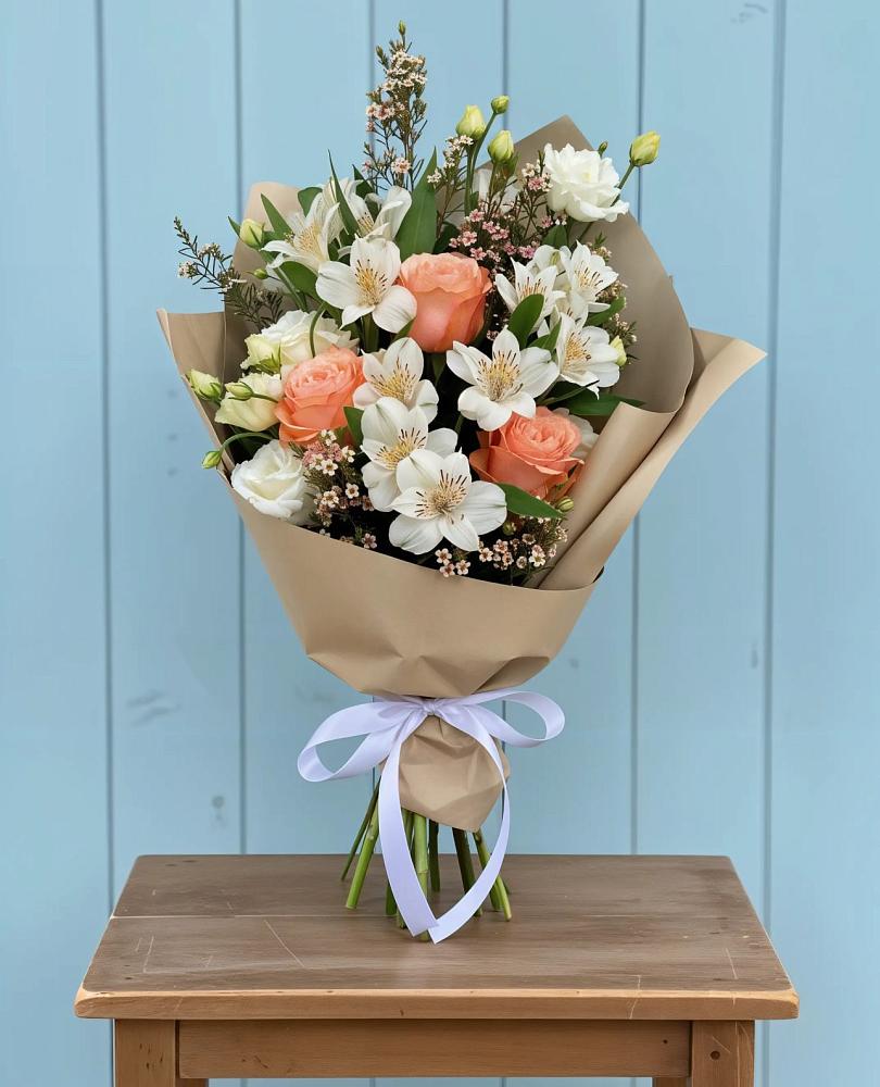 Букет цветов из: Альстромерии, Лизиантусы, Розы и Хризантемы в Мальчевской